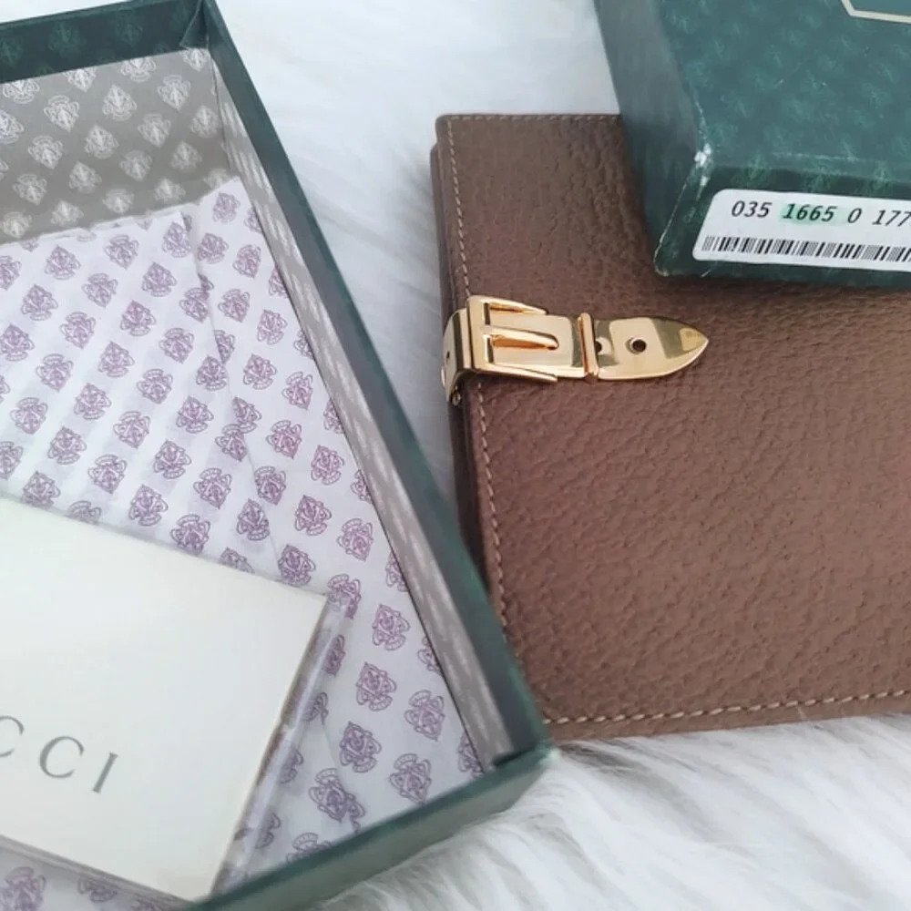Gucci vintage 70s 80s buckle belt leather compact wallet w/box EUC